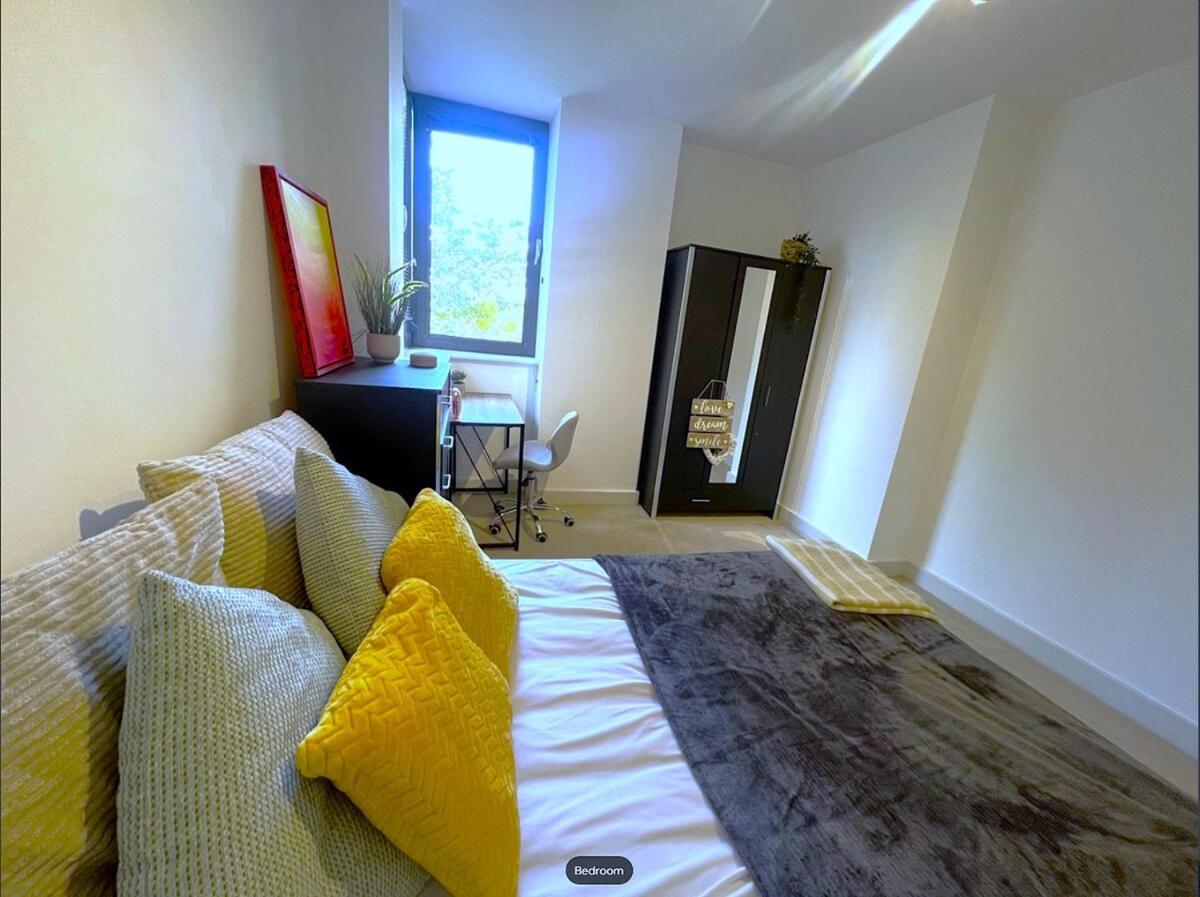 Stylish And Modern 1-bedroom Flat Near Town Reading