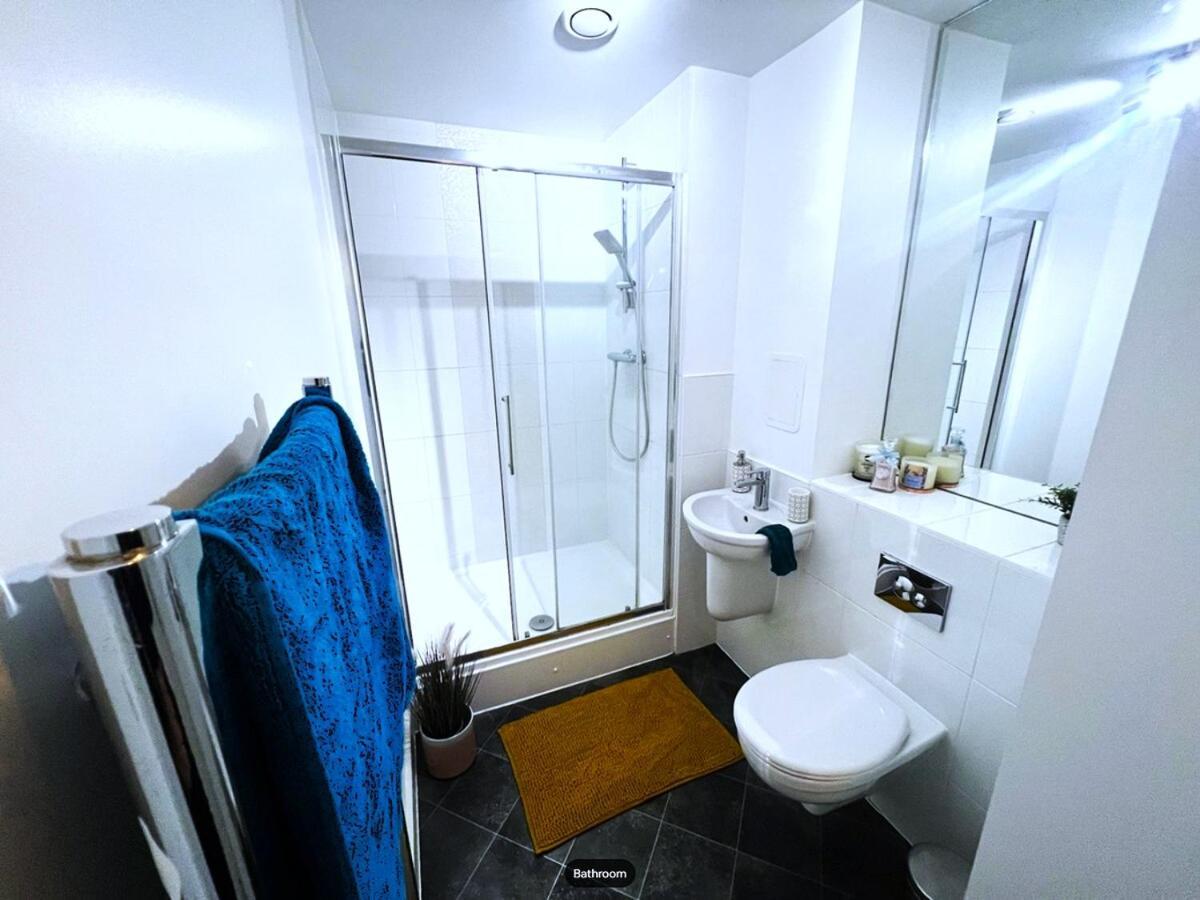 Stylish And Modern 1-bedroom Flat Near Town Reading